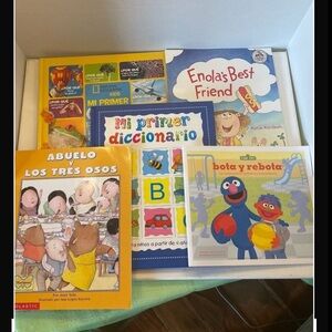 Kids Books SPANISH and English. LOT of 5. Dictionary, Sesame Street, more.